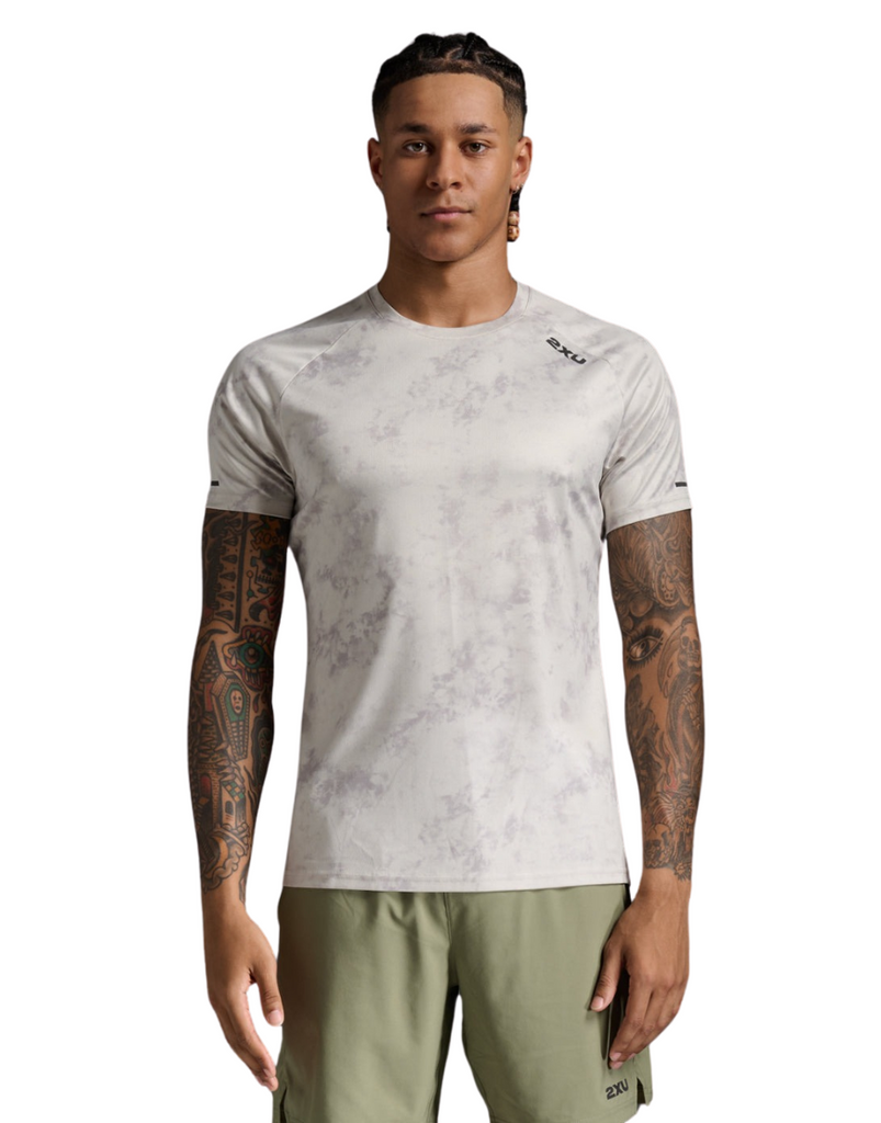 Men's 2XU Aero Running Tee :Carbon | Moon