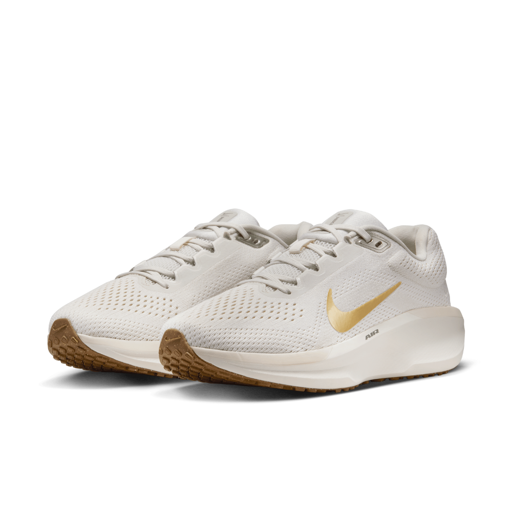 nike beige running shoes