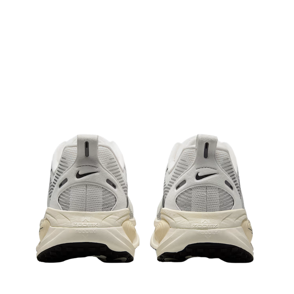 Men's Nike Vomero 18 Running Shoes :Summit White | Coconut Milk
