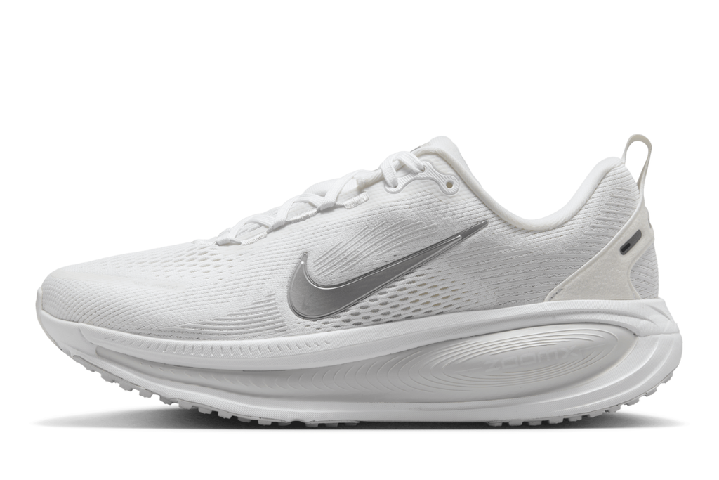 Vomero 18 Women's :White | Metallic Silver Photon Dust