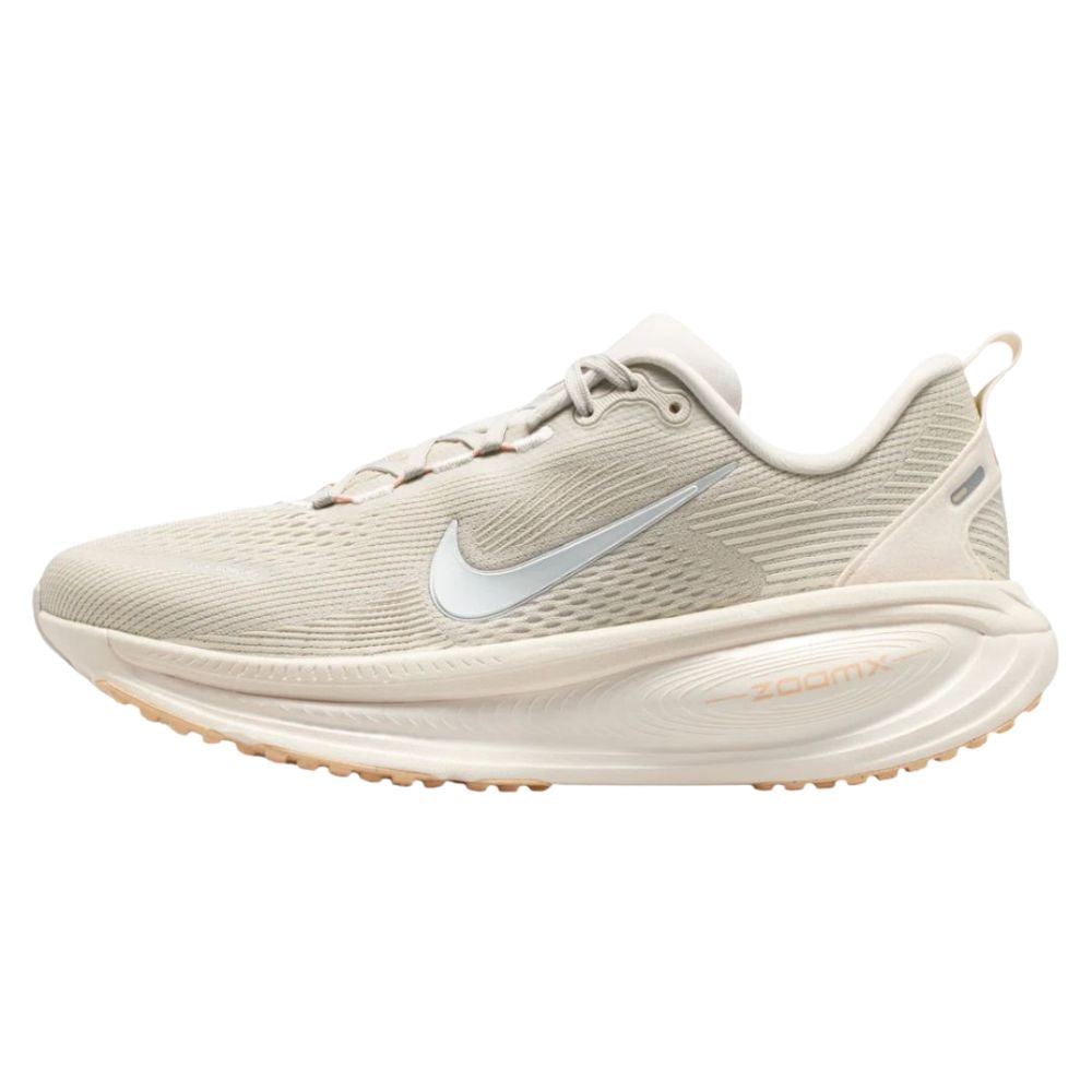 Vomero 18 Women's :Light Bone | Metallic Silver