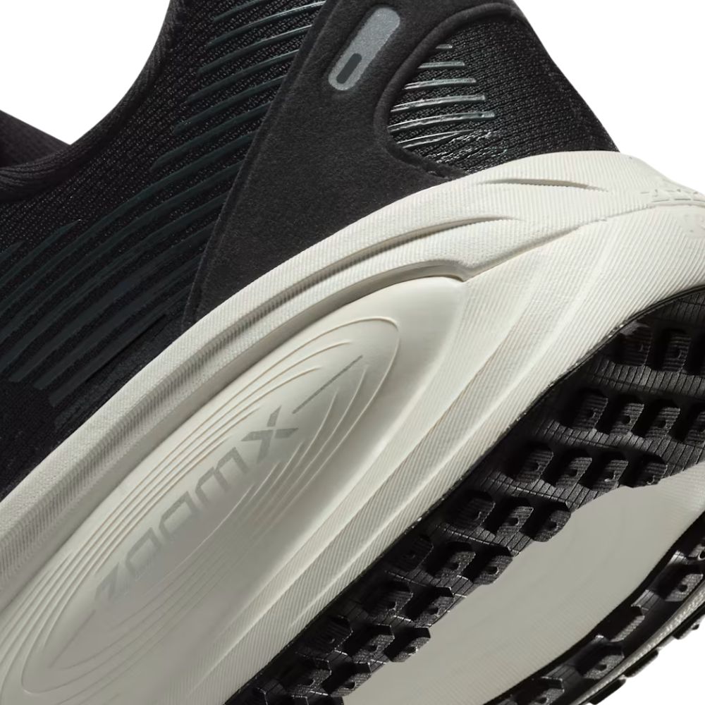 Nike Vomero 18 Wide Men's :Black | Coconut Milk – iRUN Singapore
