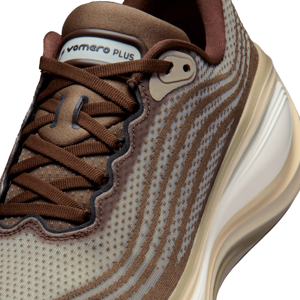 Men's Nike Vomero Plus Shoe :Off Noir | Pecan – iRUN Singapore