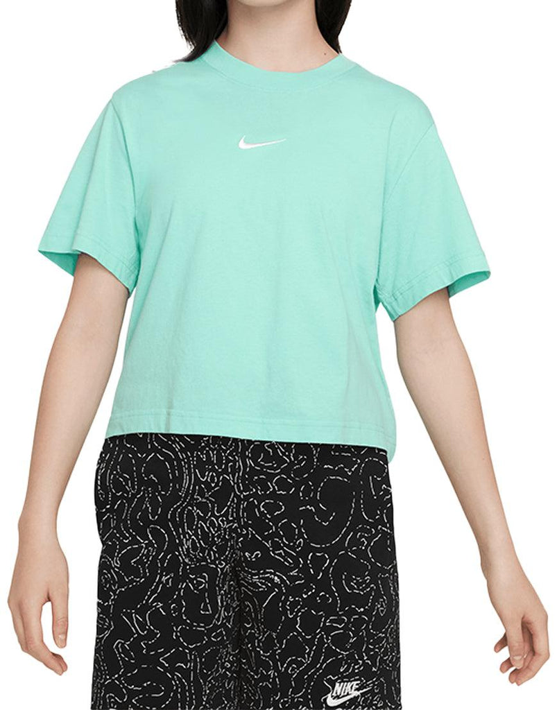 Nike Girls' Sportswear Tee :Emerald - iRUN Singapore