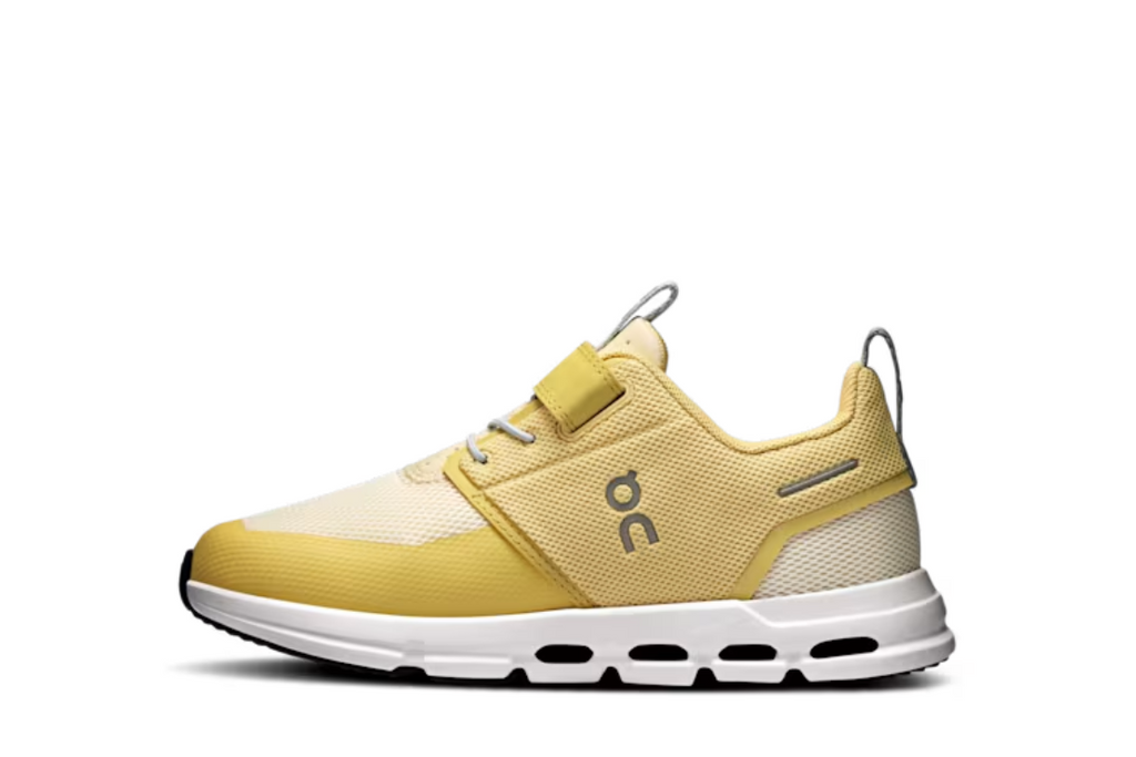 Younger Kids' ON Cloud Play Running Shoes :Citrine | White